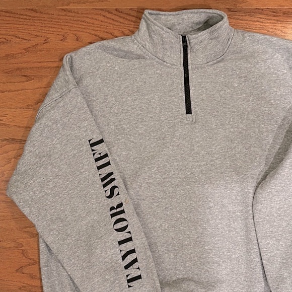 TAYLOR SWIFT ERAS TOUR ZIP UP - Picture 1 of 4